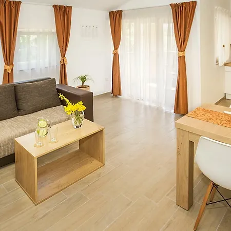 Mediterraneo Ii アパート バスカ